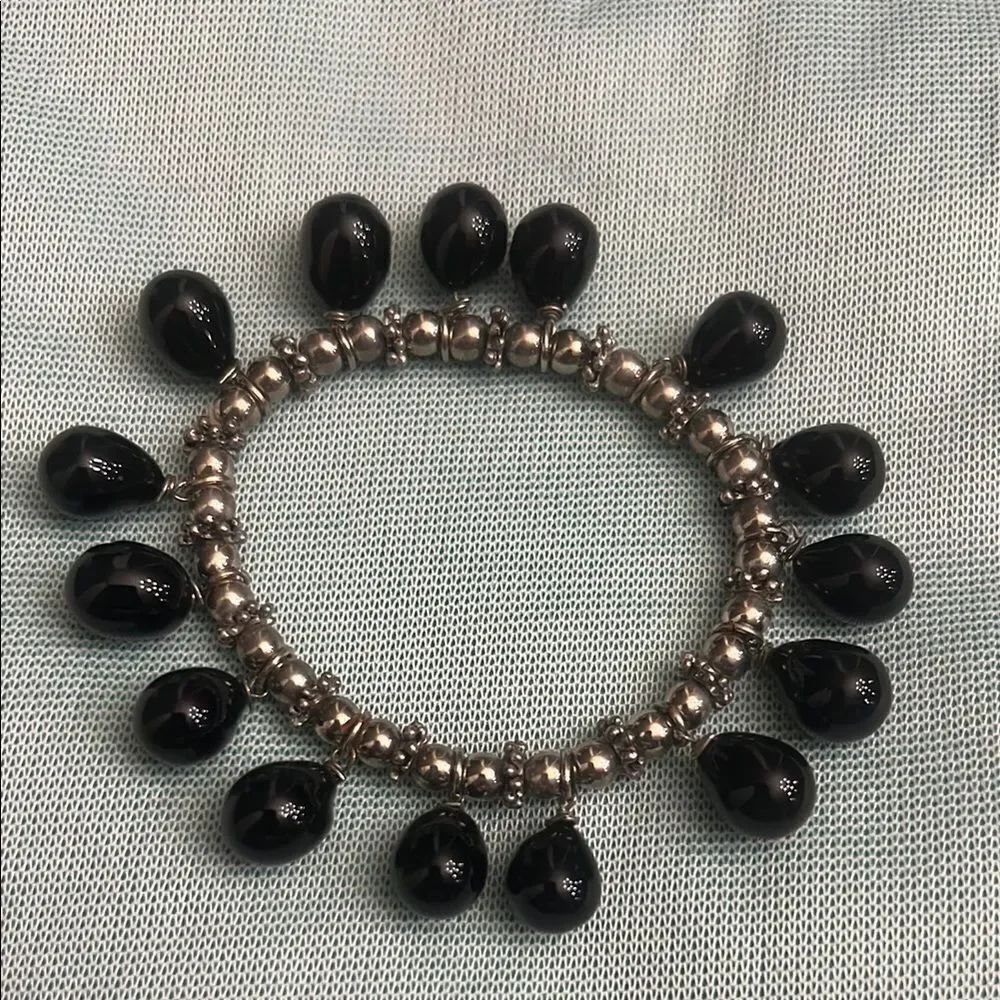 Black and Silver Teardrop Beaded Bracelet